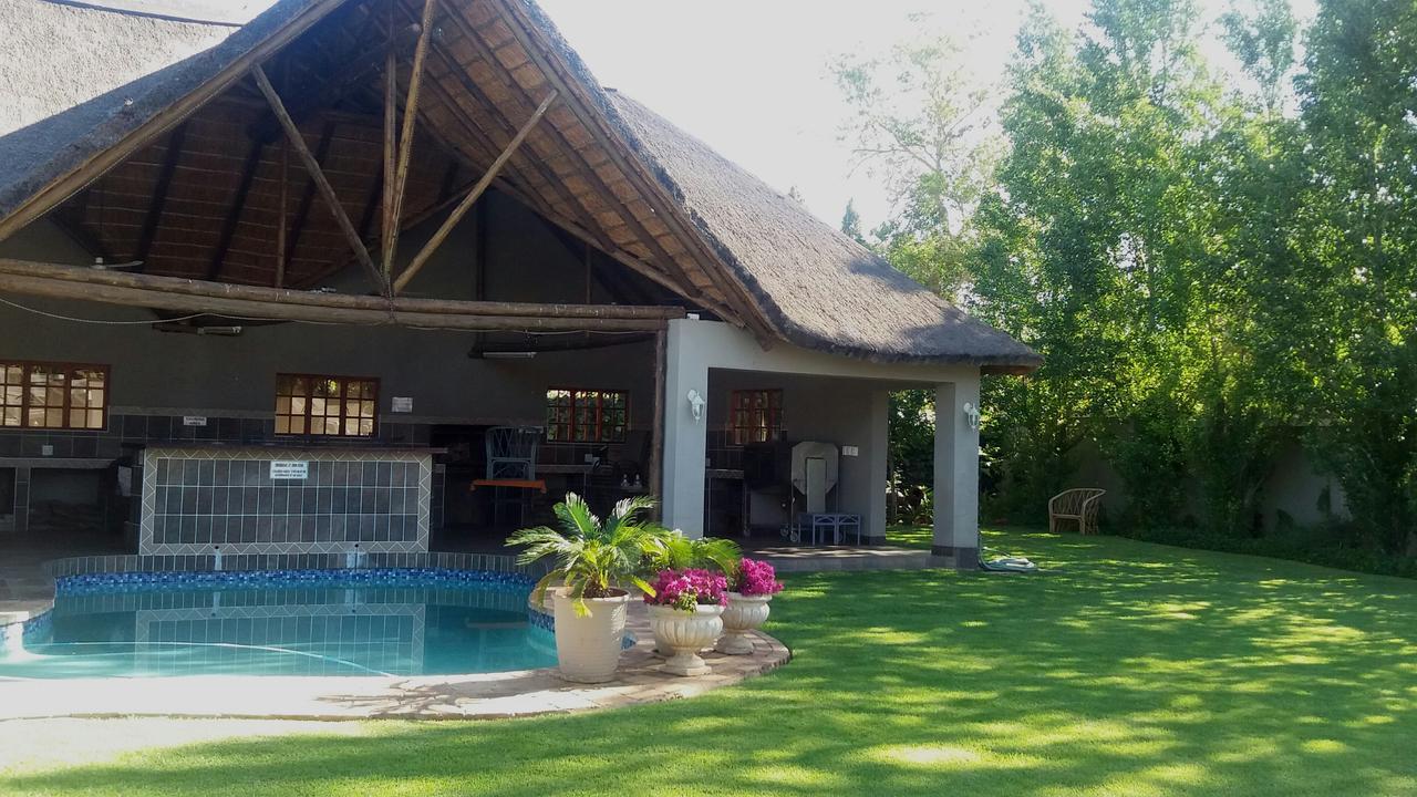 Lavender Lodge Vryburg Екстериор снимка